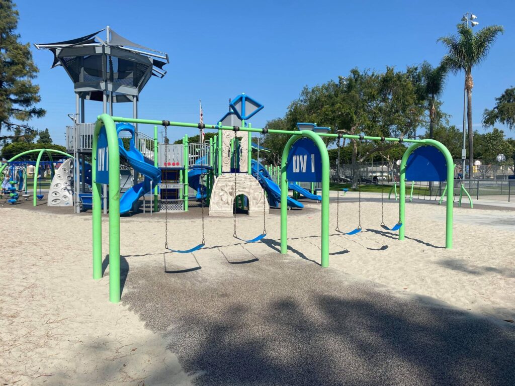 four swings at del valle park